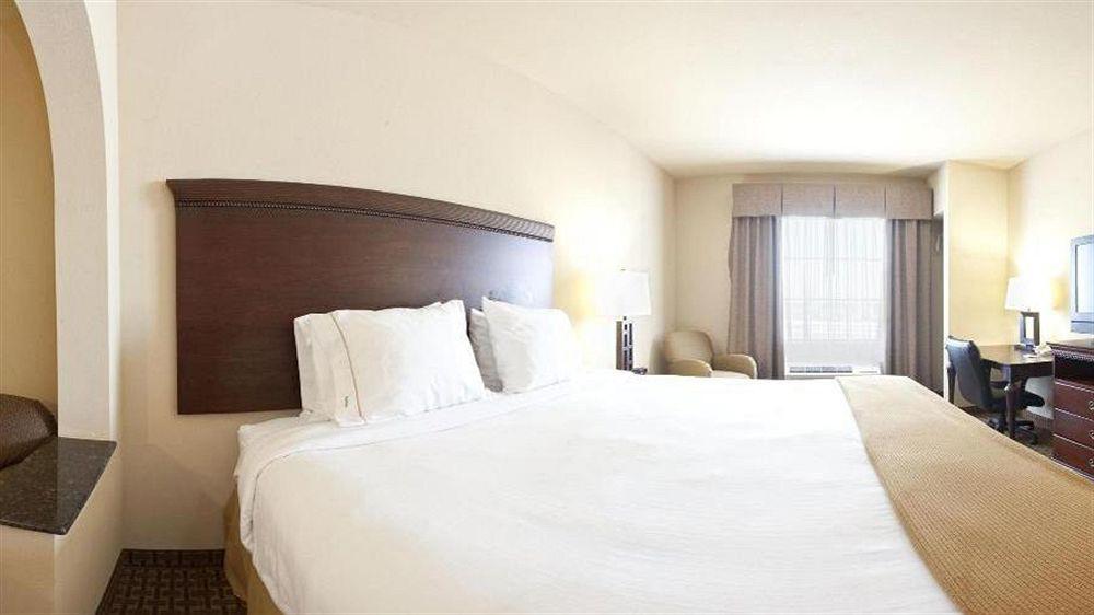 Holiday Inn Express Hotel And Suites Kingsville By Ihg Εξωτερικό φωτογραφία