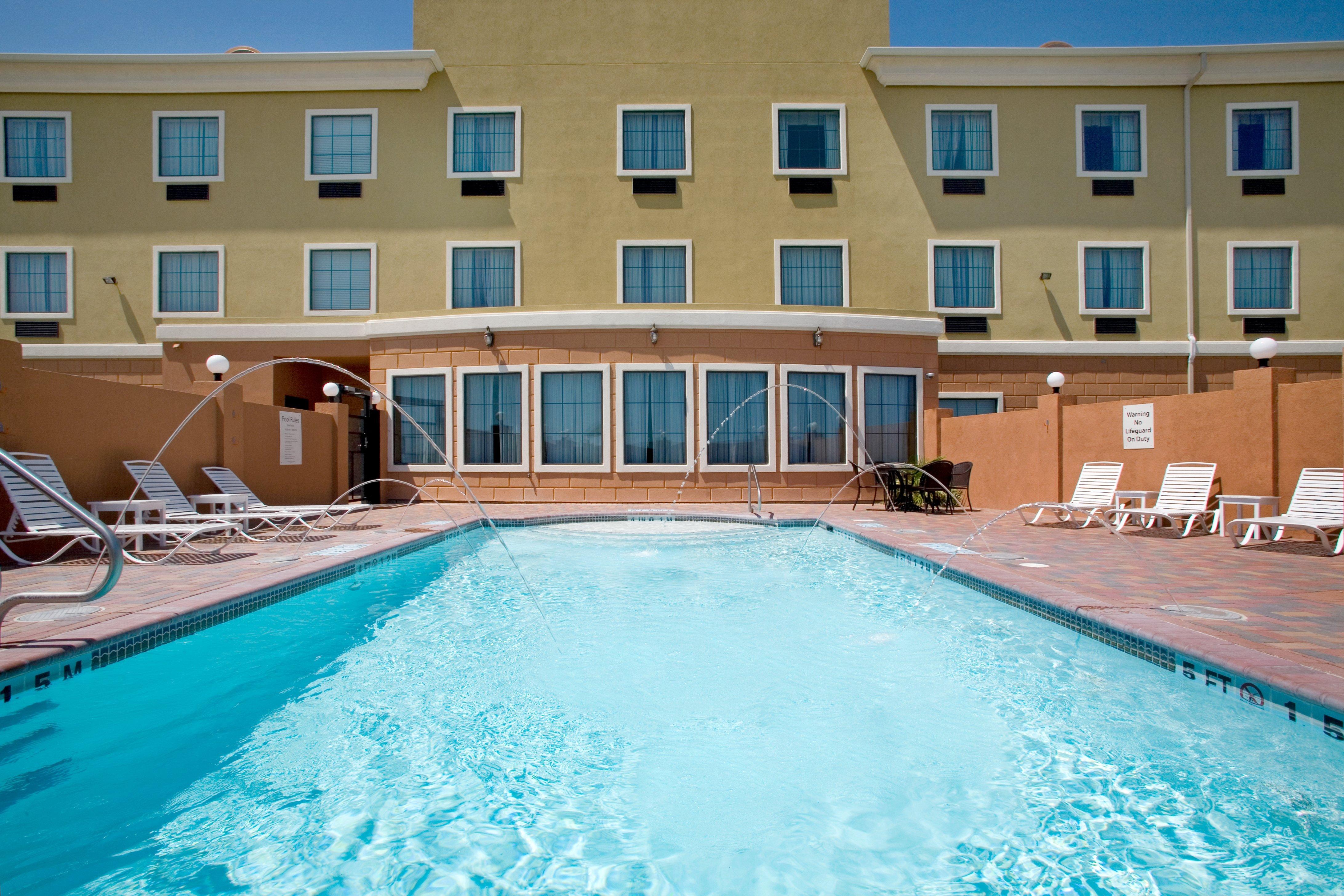 Holiday Inn Express Hotel And Suites Kingsville By Ihg Ανέσεις φωτογραφία